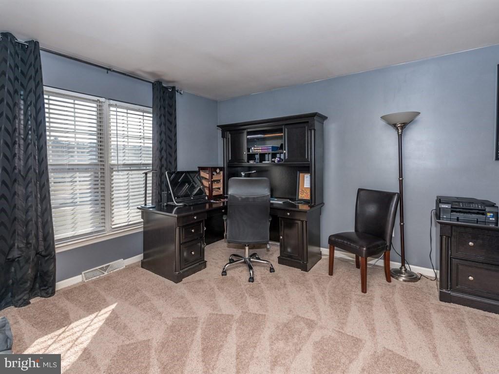 HAMPTON CHASE - Residential