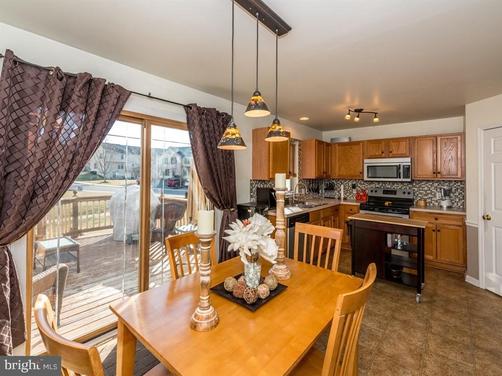HAMPTON CHASE - Residential