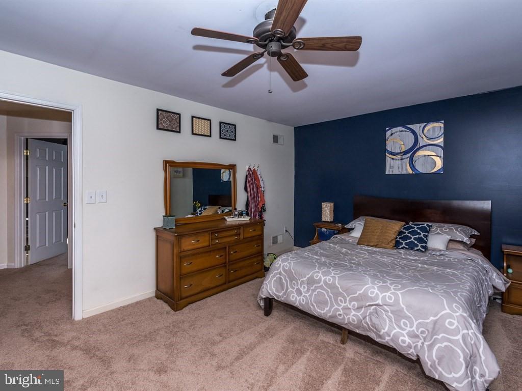 HAMPTON CHASE - Residential