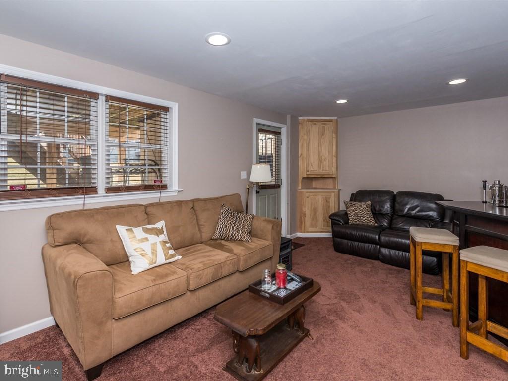 HAMPTON CHASE - Residential