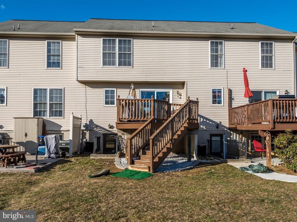 HAMPTON CHASE - Residential