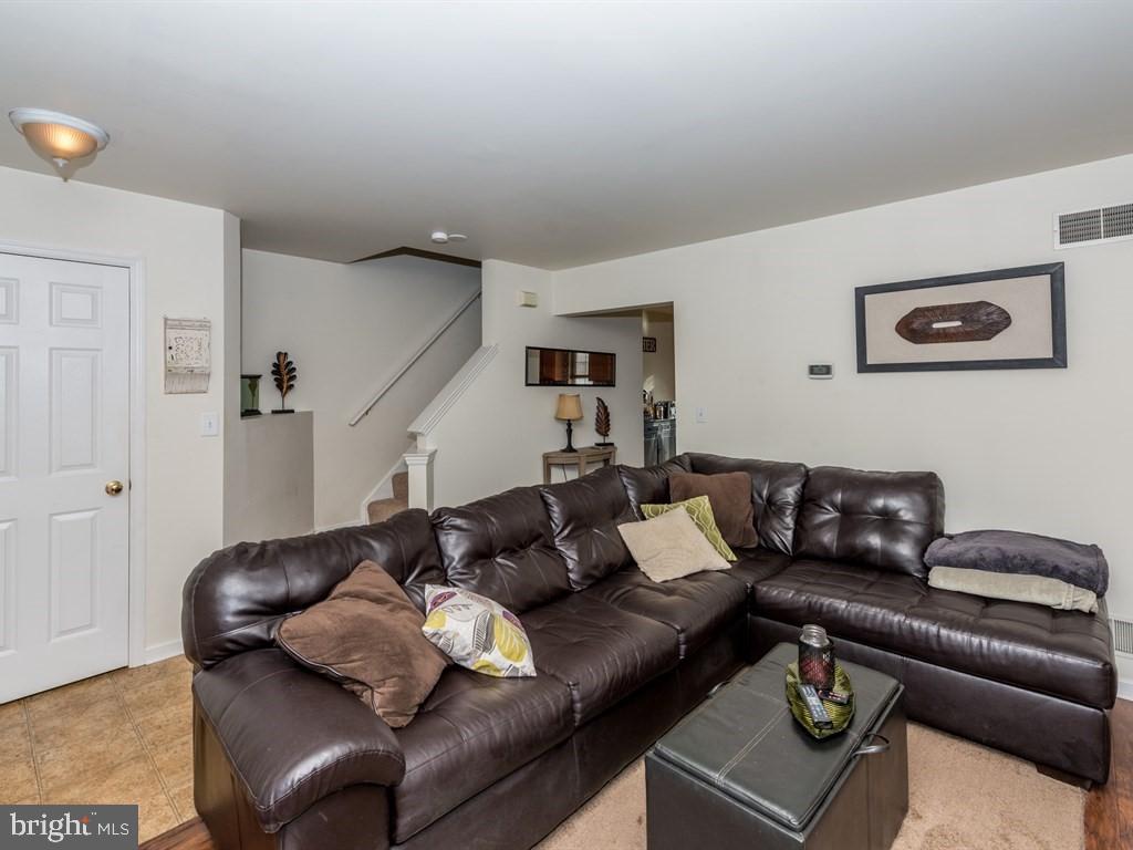 HAMPTON CHASE - Residential