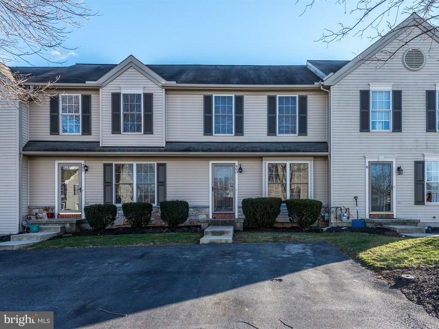 This conveniently located home in the desirable Hampton Chase neighborhood offers two large bedrooms, a fully finished lower level with an outside entrance, beautiful new floors, and a large deck. Offers an open and updated kitchen. This home has been well maintained and is move in ready!