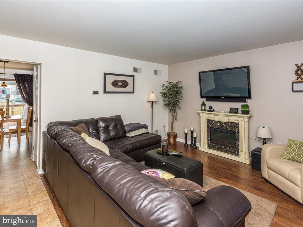 HAMPTON CHASE - Residential