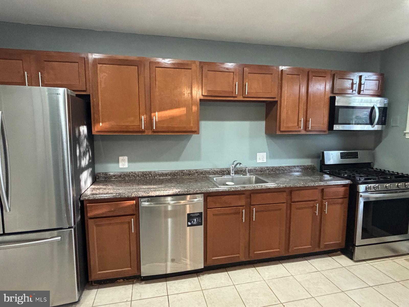 1428 N ELLWOOD AVENUE