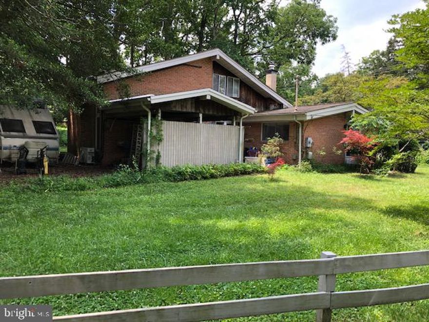 Hillsmere Estate Sale... Sold "AS IS"   Contemporary with some original features that could make it a very fun rehab or fantastic first time home .Spiral staircase leads to LOFT AREA! Lots of Sliders that lead out to a patio that could be brought back to it's former glory... You've seen the "fix it up shows".. here's your chance in a water privileged community that's also close to Downtown Annapolis and Quiet Waters Park..... added BONUS 2 BUILDABLE LOTS COULD BE PURCHASED.. call listing agent for details and endless possibilities!House is livable as it is!  Move in and remodel over time ! interior pictures will be added after the personal belongs are sold in yard sale next weekend!