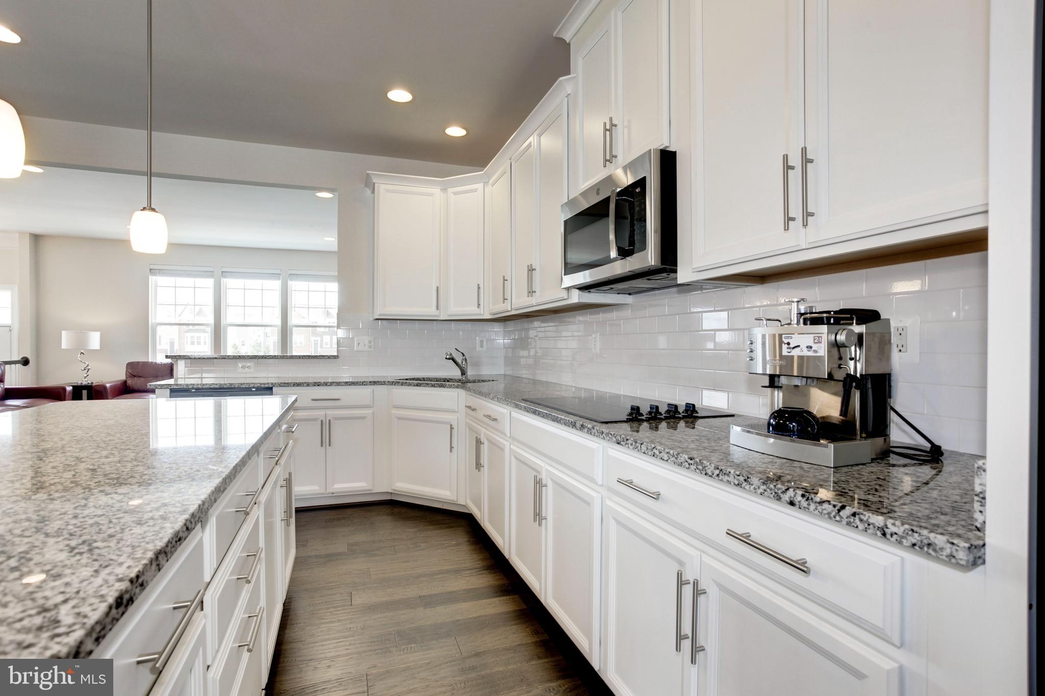 BRADLEY SQUARE - Residential