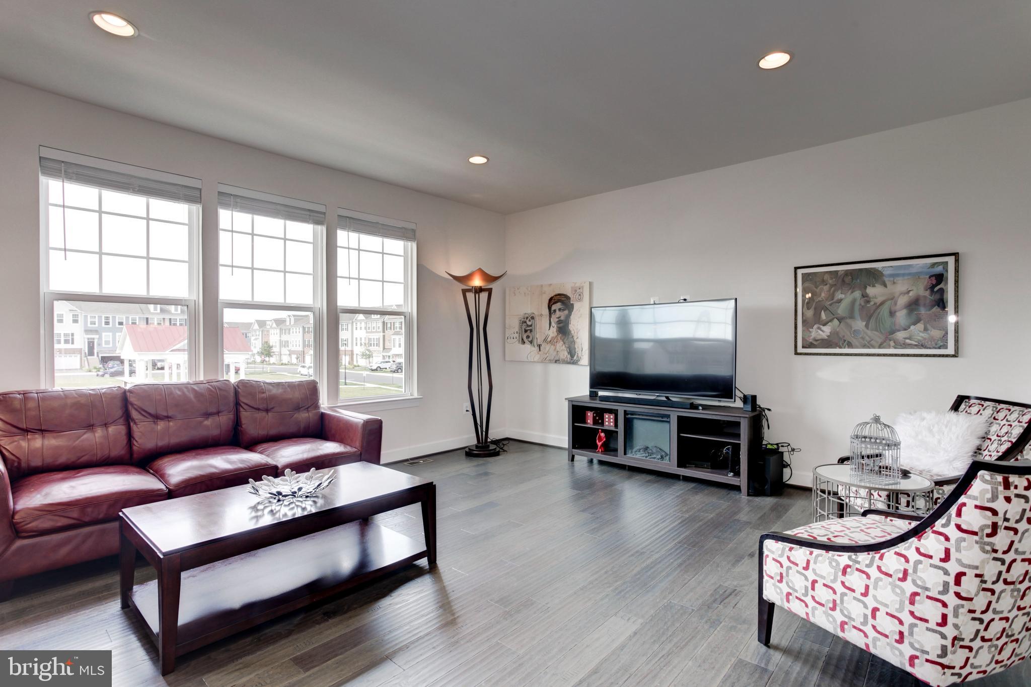 BRADLEY SQUARE - Residential