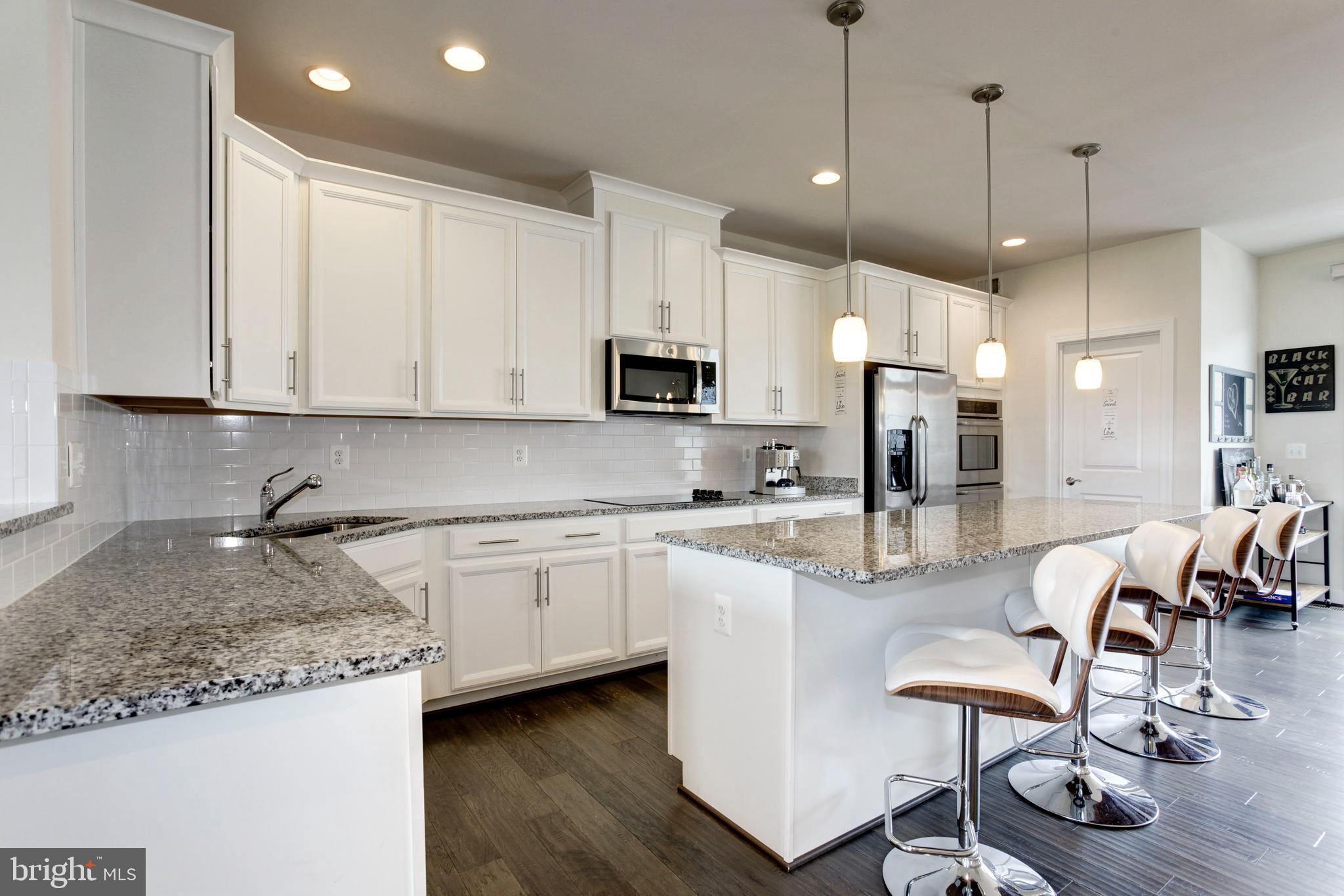 BRADLEY SQUARE - Residential