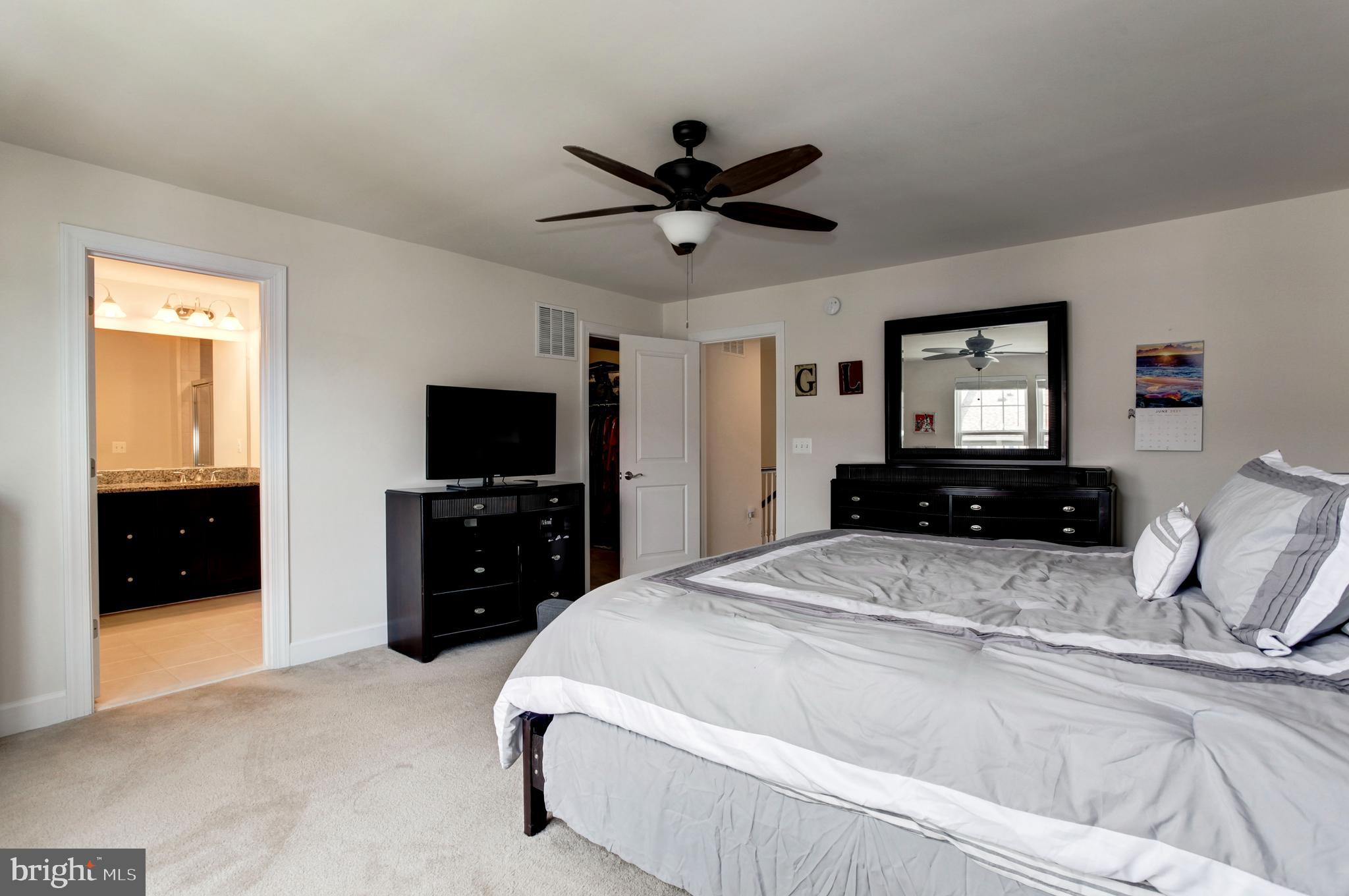 BRADLEY SQUARE - Residential