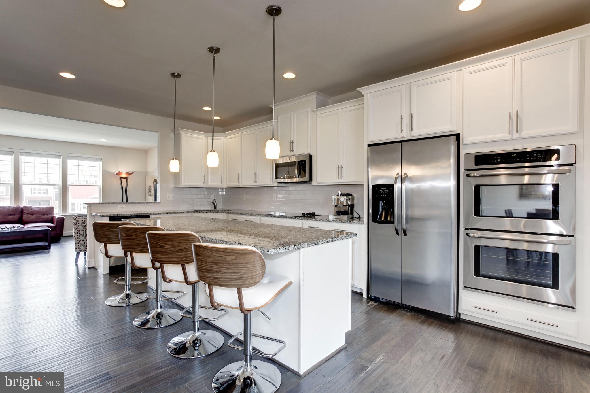 BRADLEY SQUARE - Residential