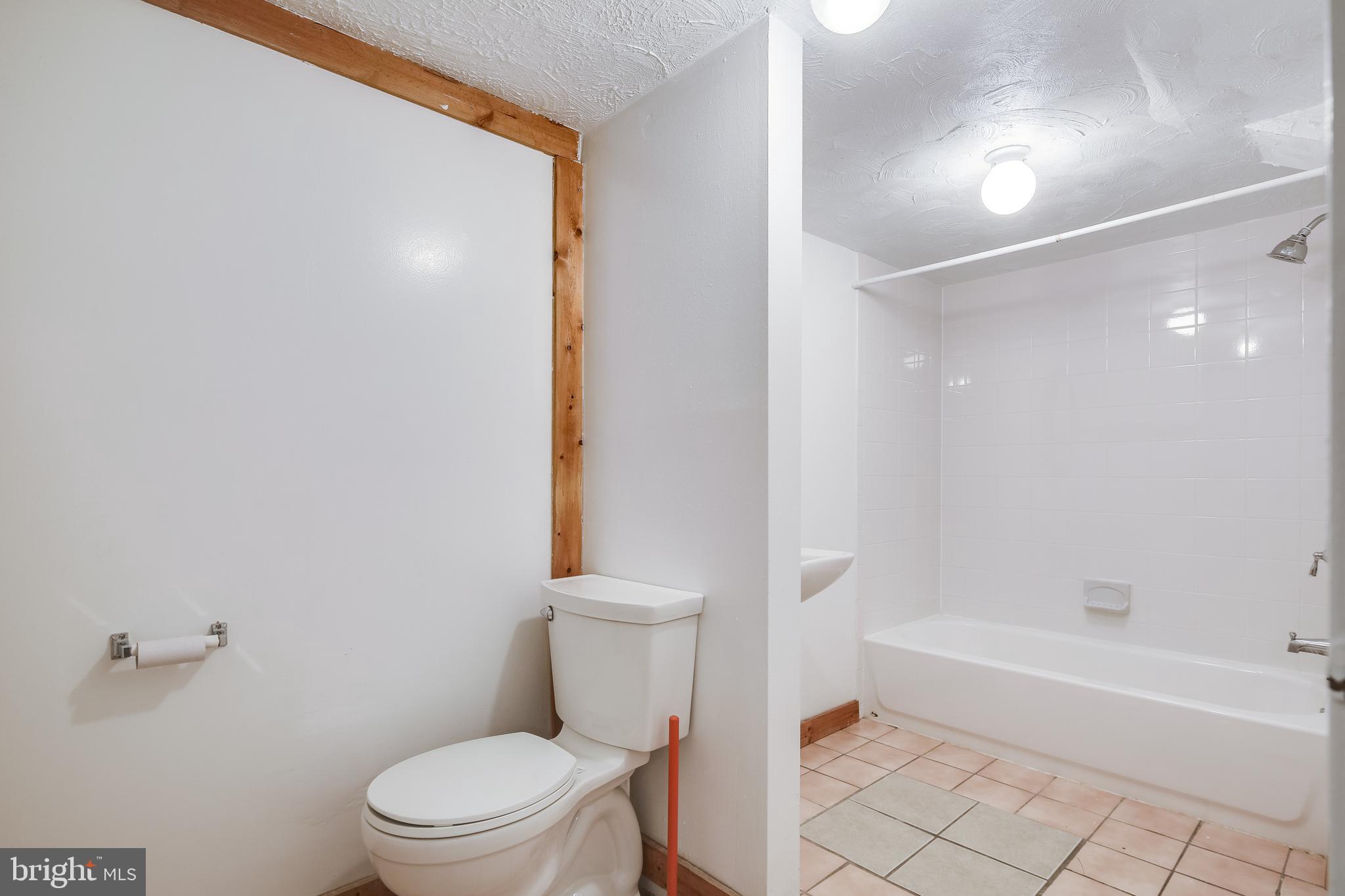 VILLAGE OF OWEN BROWN - Residential Lease