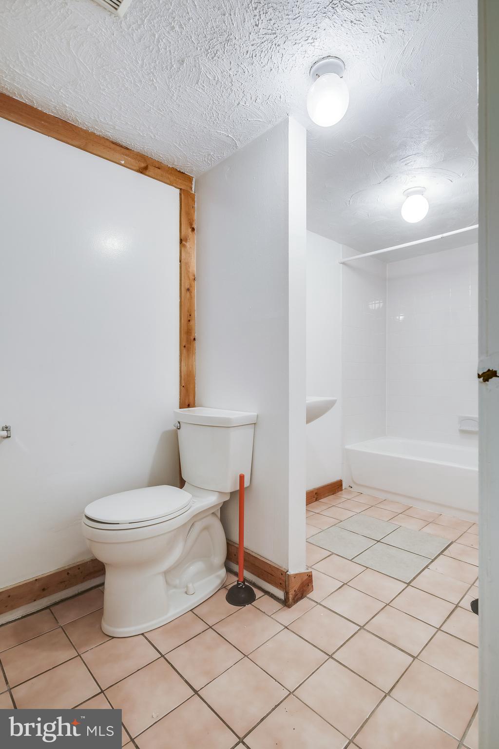 VILLAGE OF OWEN BROWN - Residential Lease