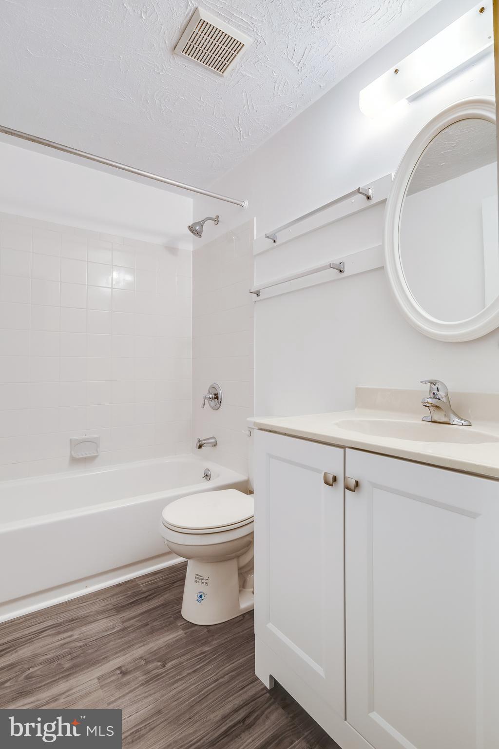 VILLAGE OF OWEN BROWN - Residential Lease