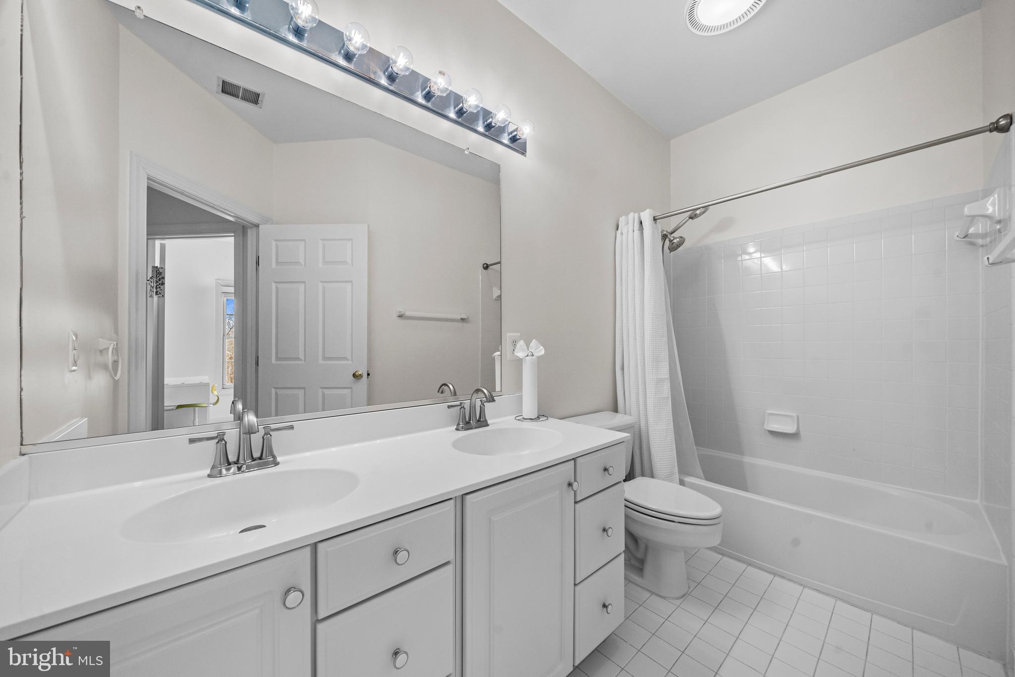 SOUTH RIDING - Residential