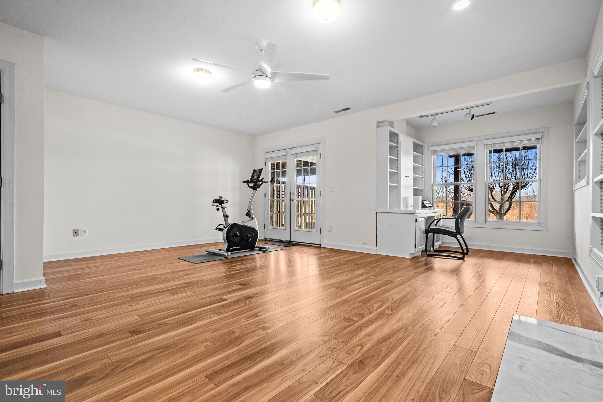 SOUTH RIDING - Residential