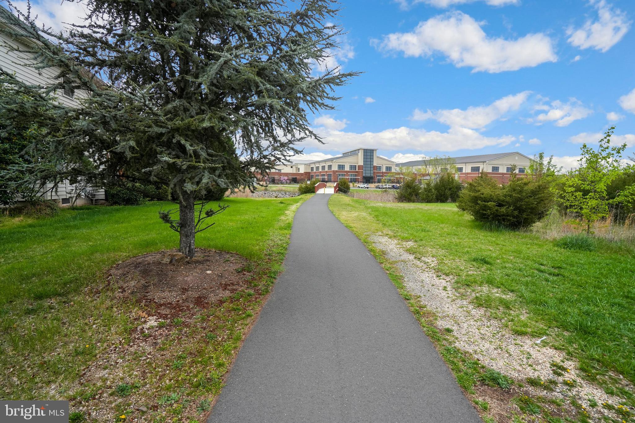 SOUTH RIDING - Residential