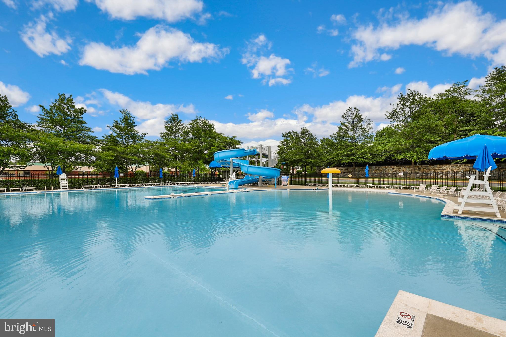 SOUTH RIDING - Residential