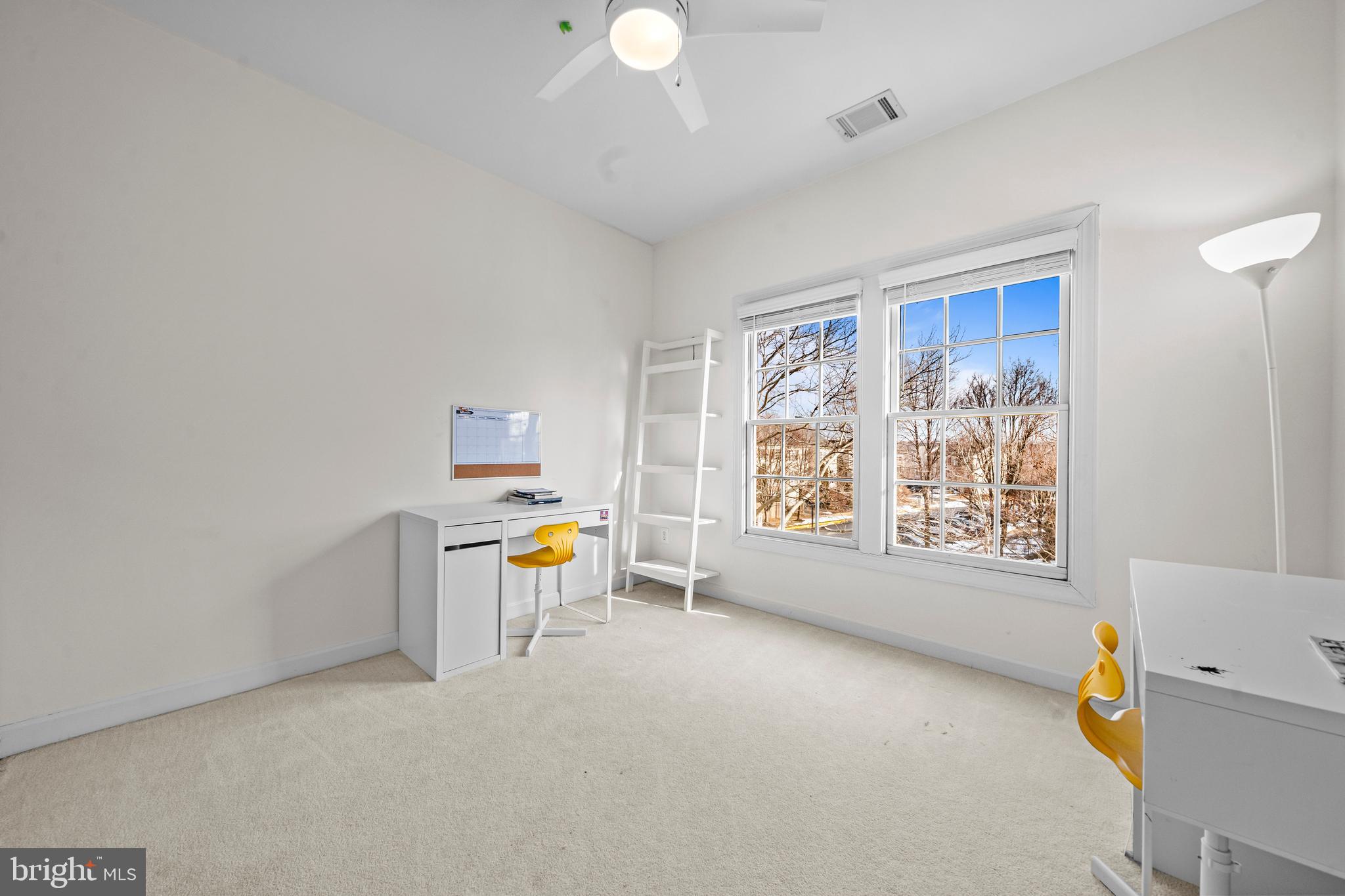 SOUTH RIDING - Residential