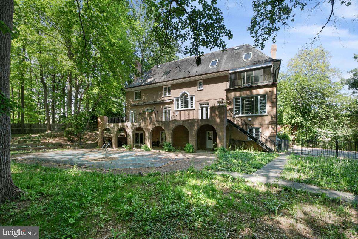 613 RIVERCREST DRIVE