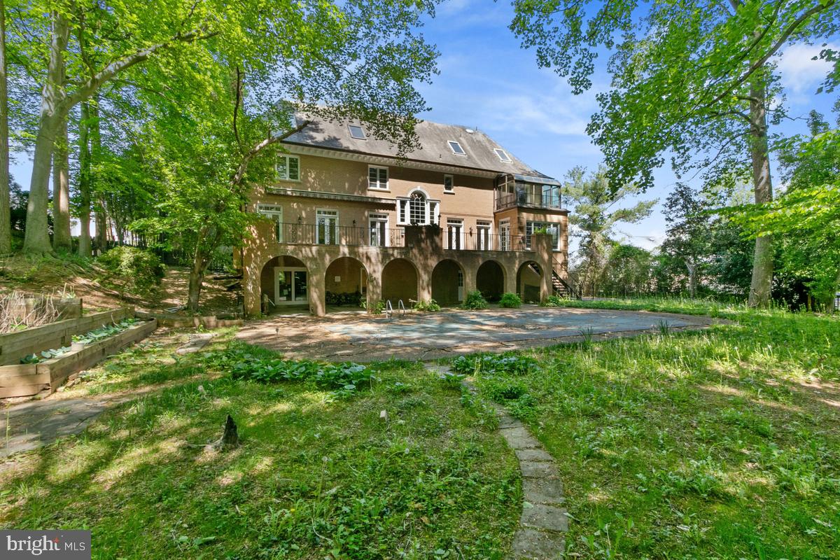 613 RIVERCREST DRIVE