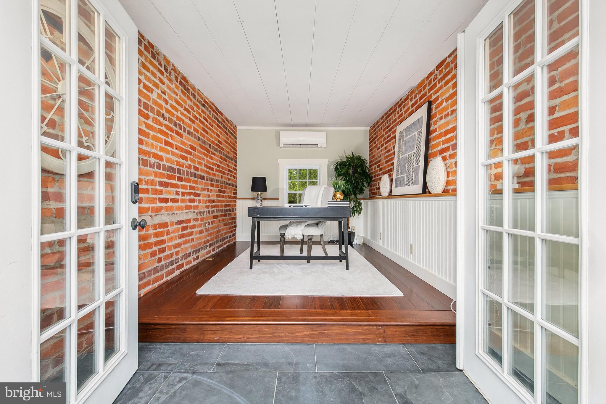 SILVER SPRING - Residential