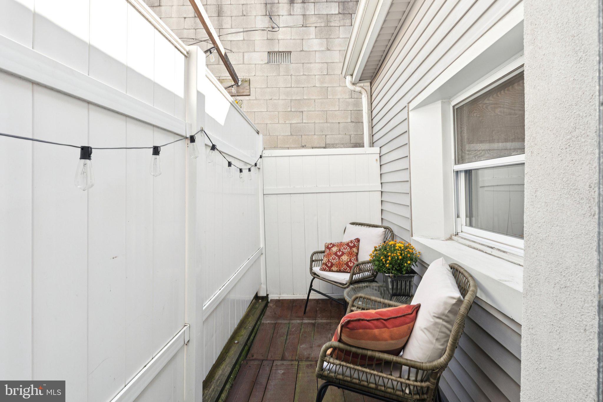 DICKINSON NARROWS - Residential