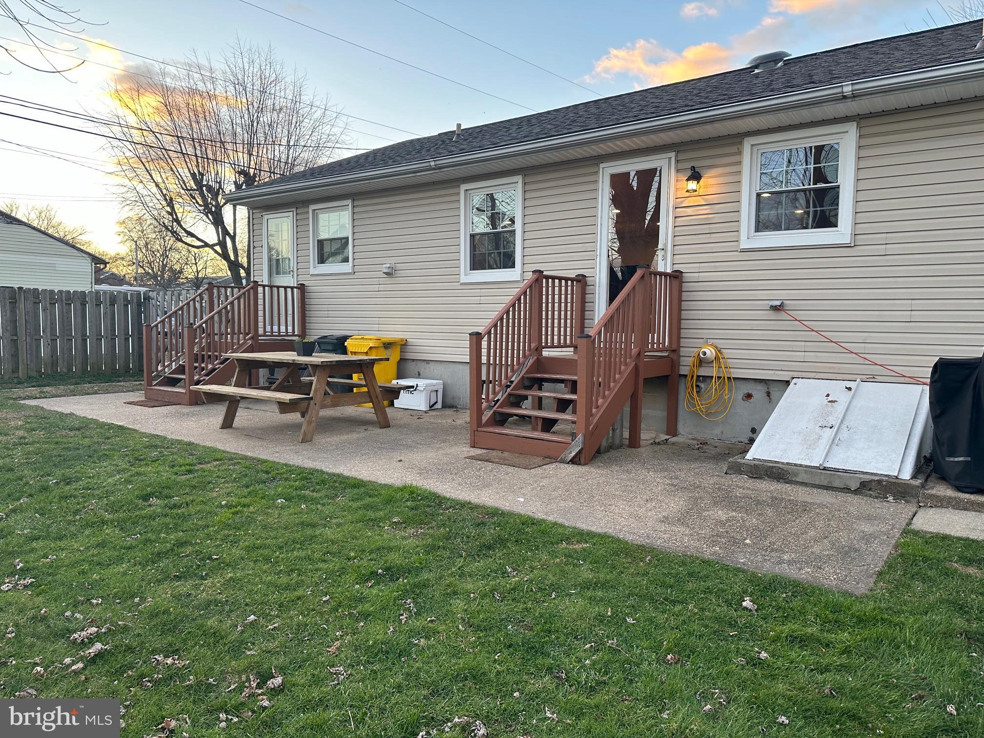 RIVIERA BEACH - Residential