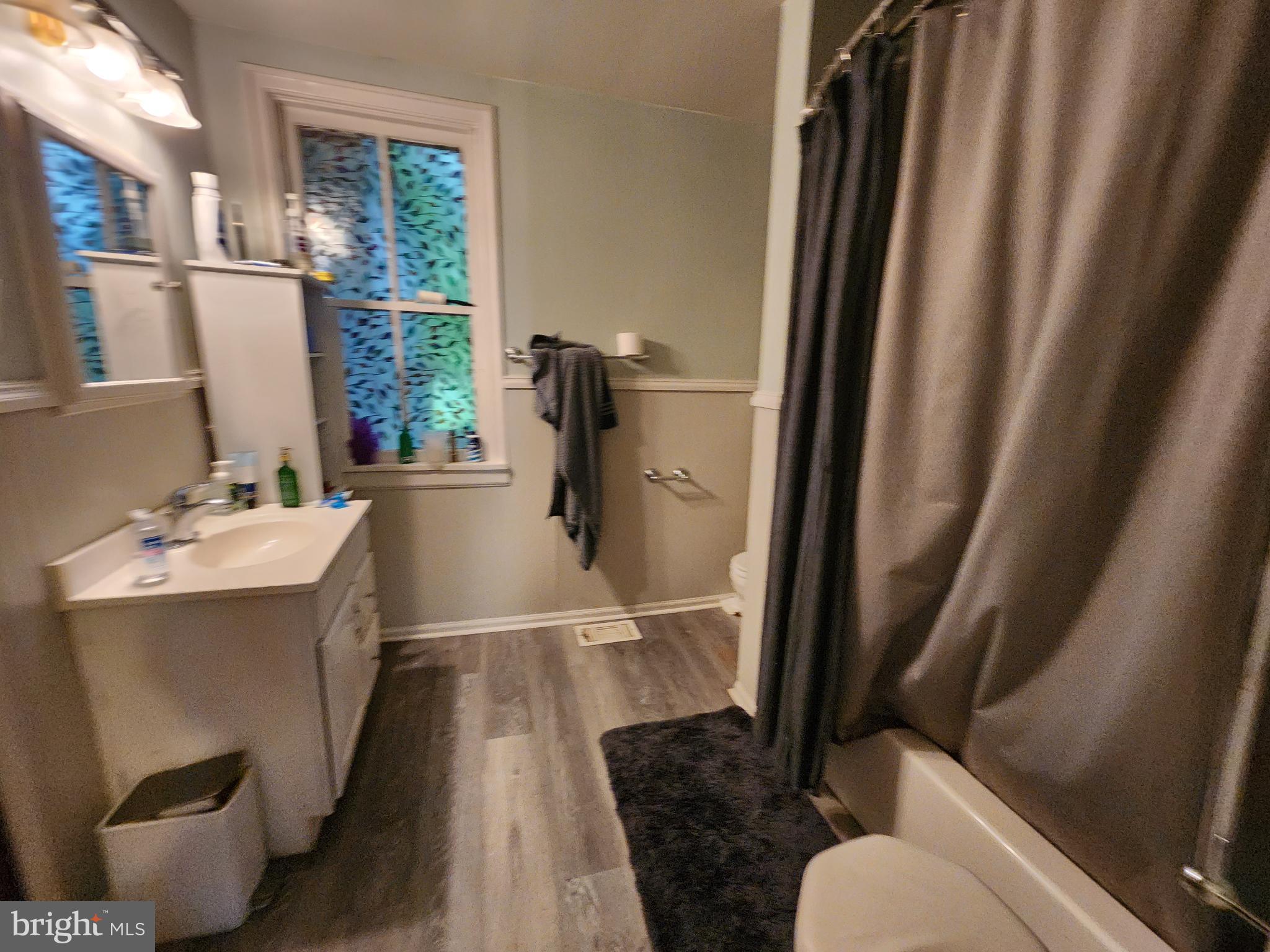 VILLAGE OF LINGLESTOWN - Residential Income