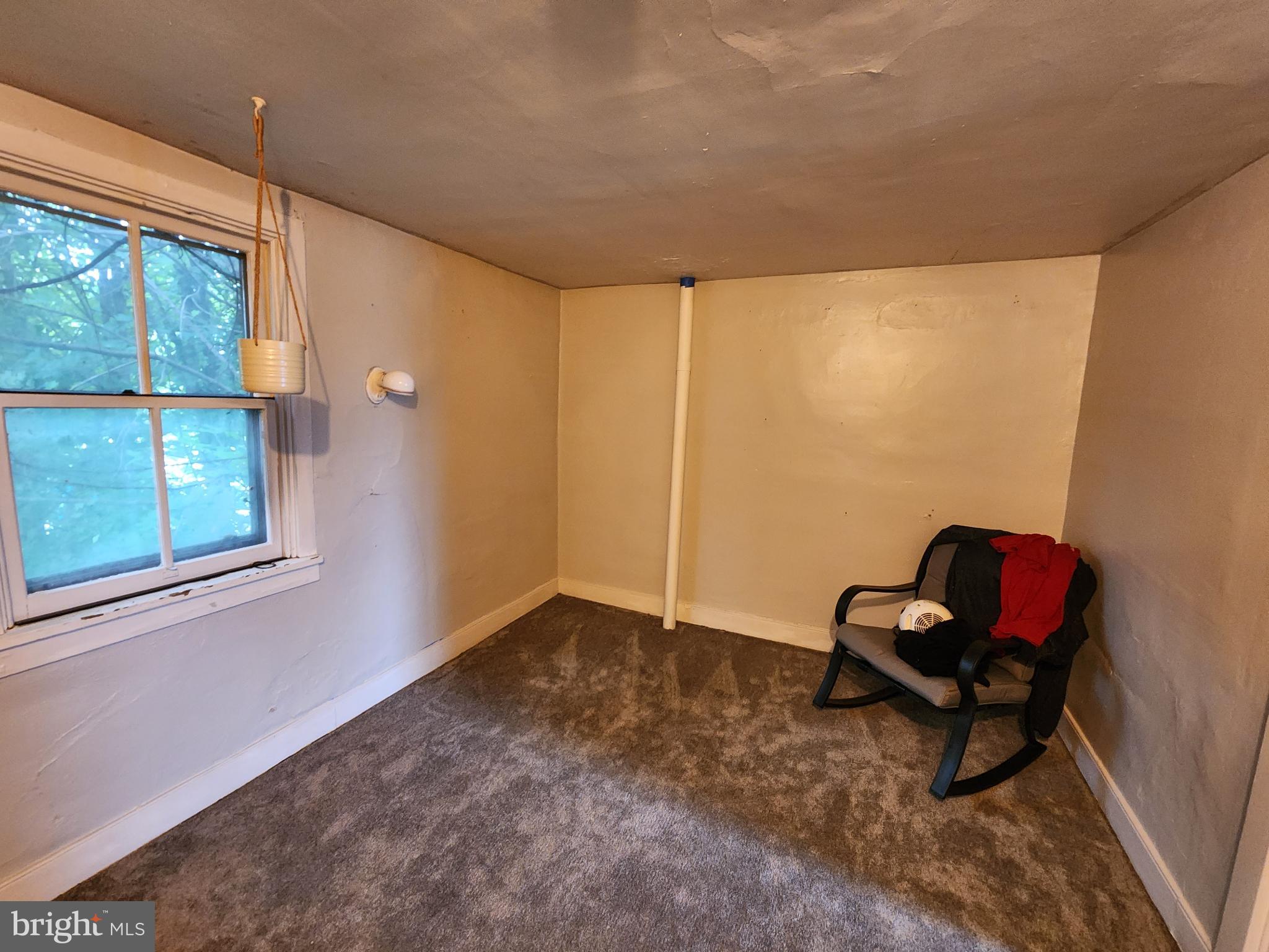 VILLAGE OF LINGLESTOWN - Residential Income