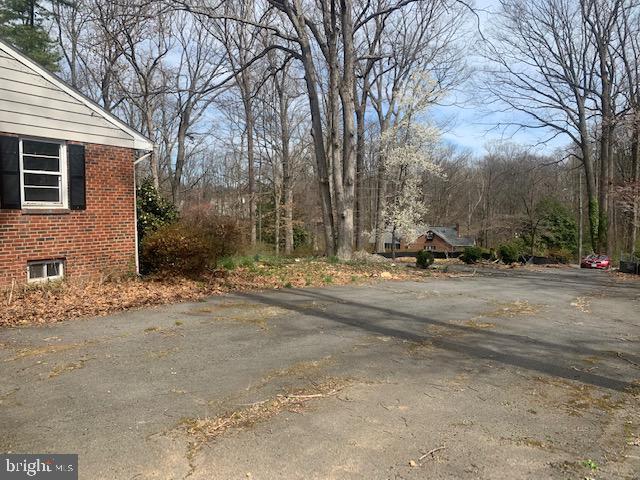 FAIRFAX HILLS - Residential