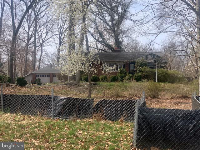 FAIRFAX HILLS - Residential