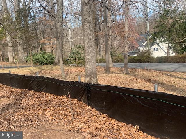 FAIRFAX HILLS - Residential