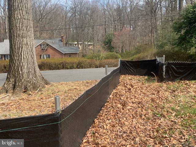 FAIRFAX HILLS - Residential