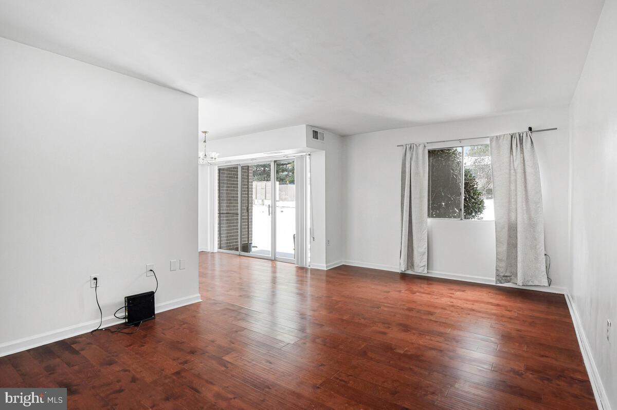 OCCOQUAN RIDGE CONDO - Residential