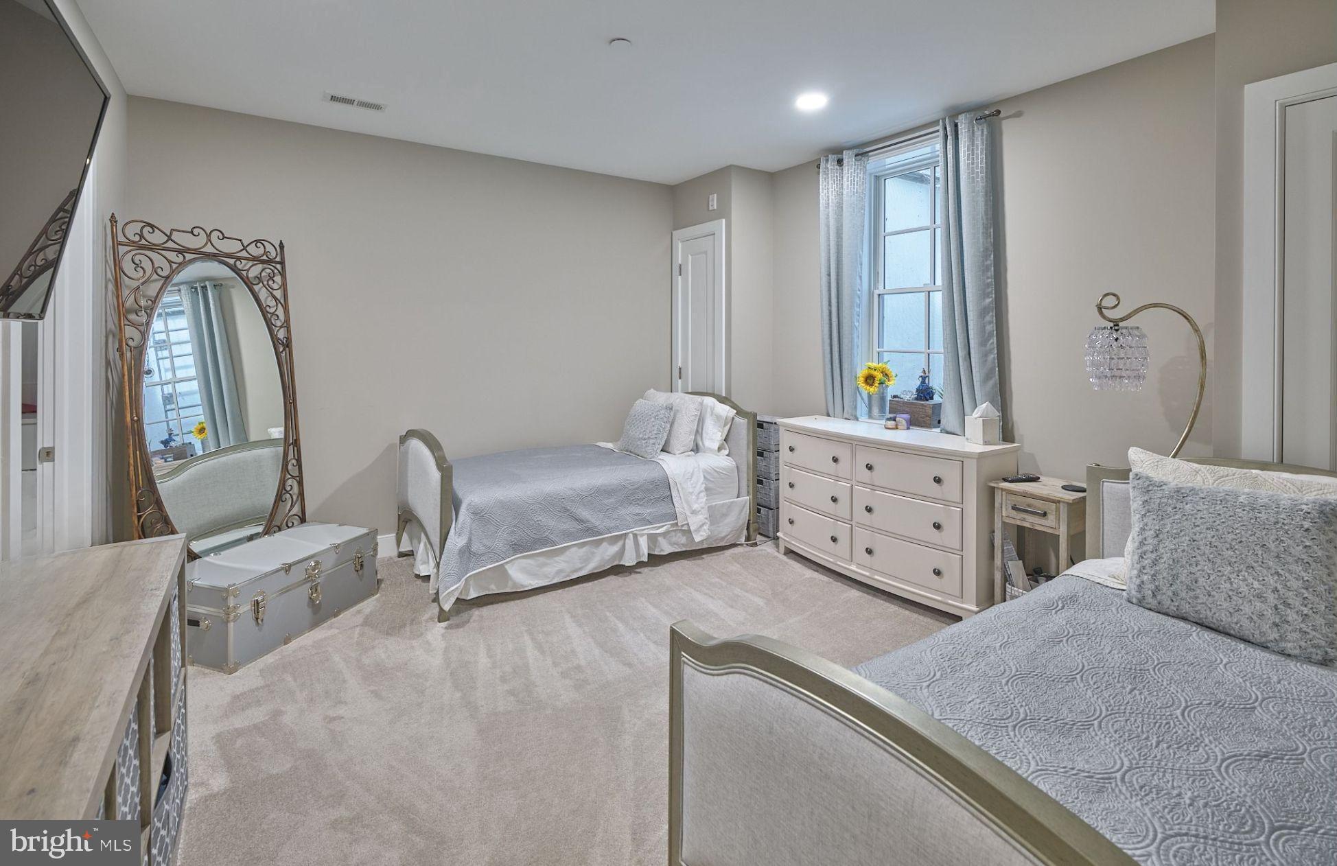 RABBIT RUN CREEK - Residential