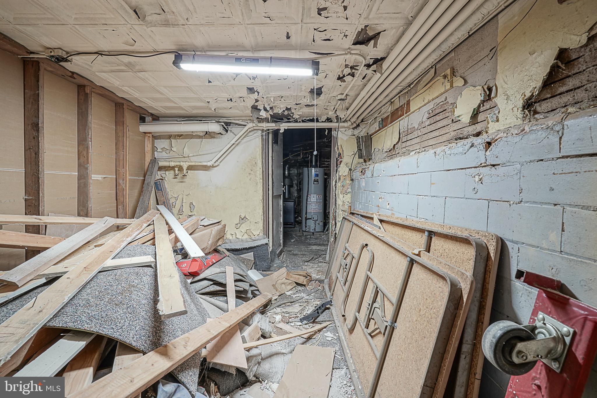 BRIDESBURG - Commercial Sale