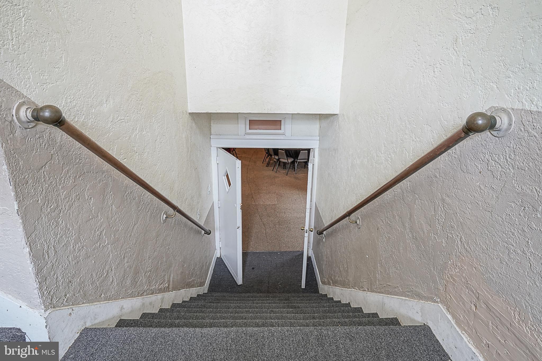 BRIDESBURG - Commercial Sale