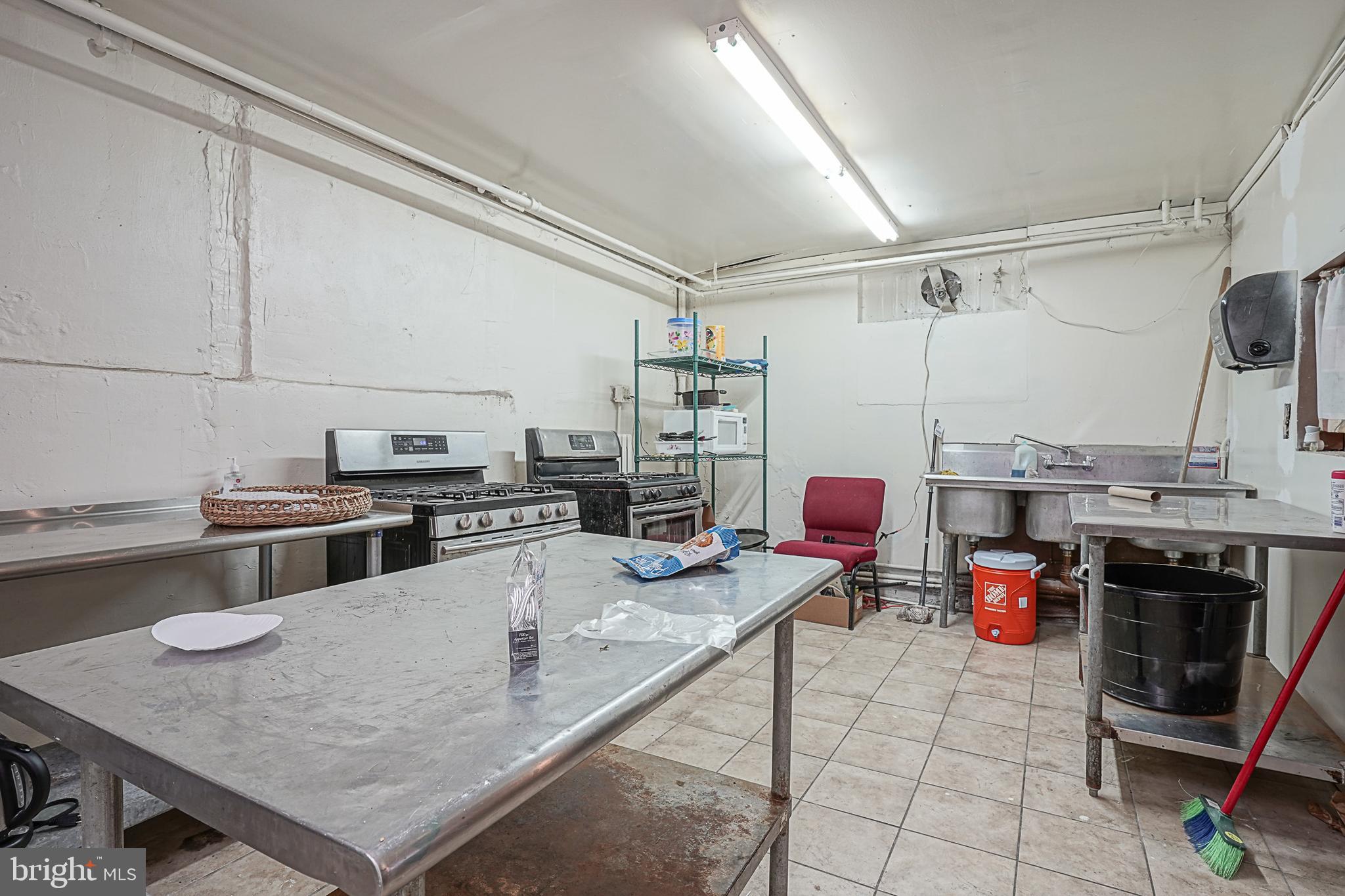 BRIDESBURG - Commercial Sale