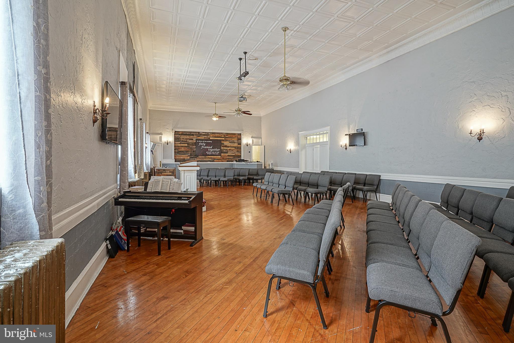 BRIDESBURG - Commercial Sale