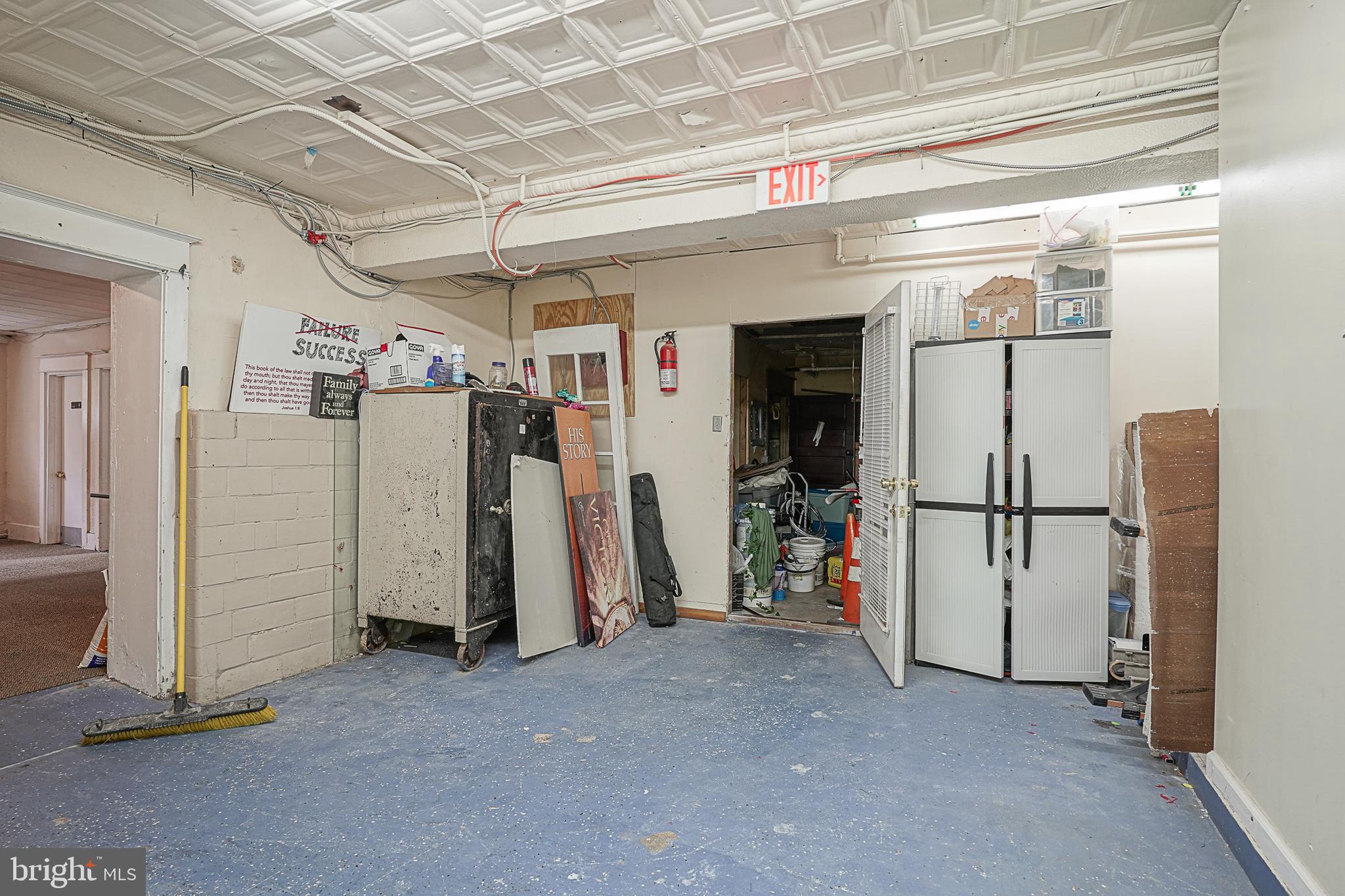 BRIDESBURG - Commercial Sale