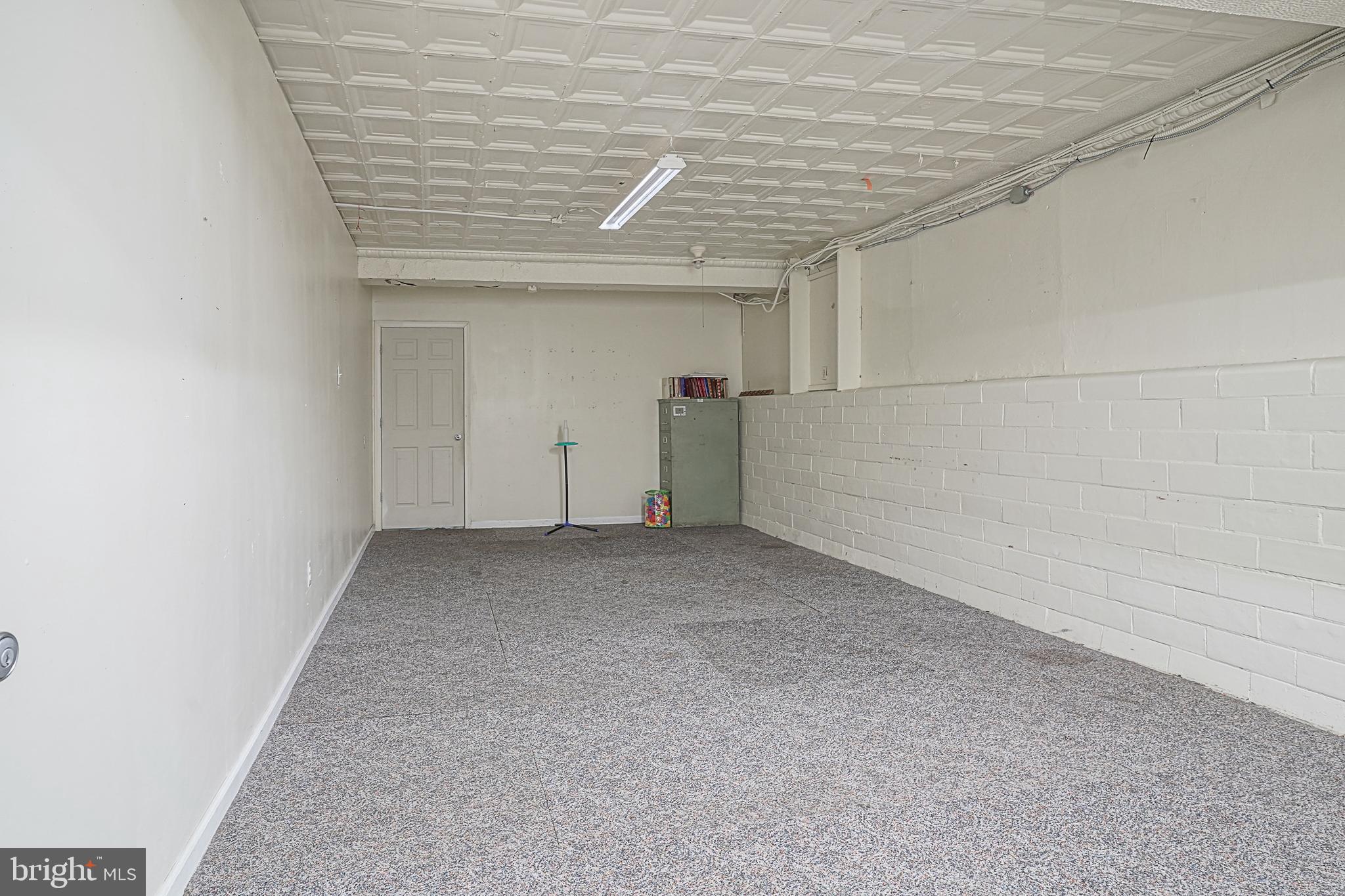 BRIDESBURG - Commercial Sale