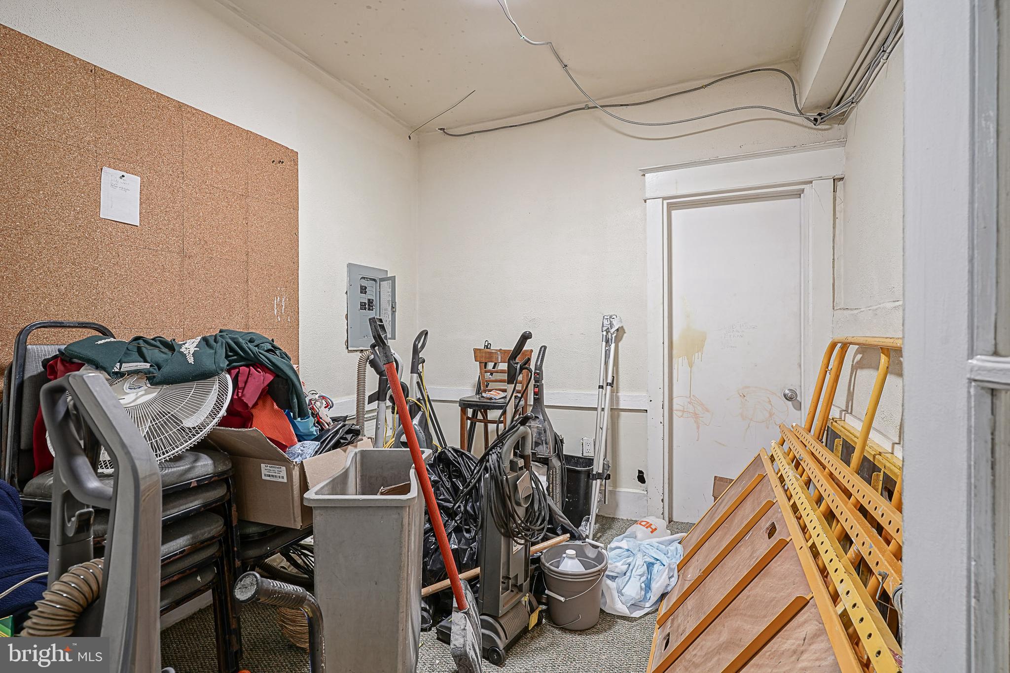 BRIDESBURG - Commercial Sale