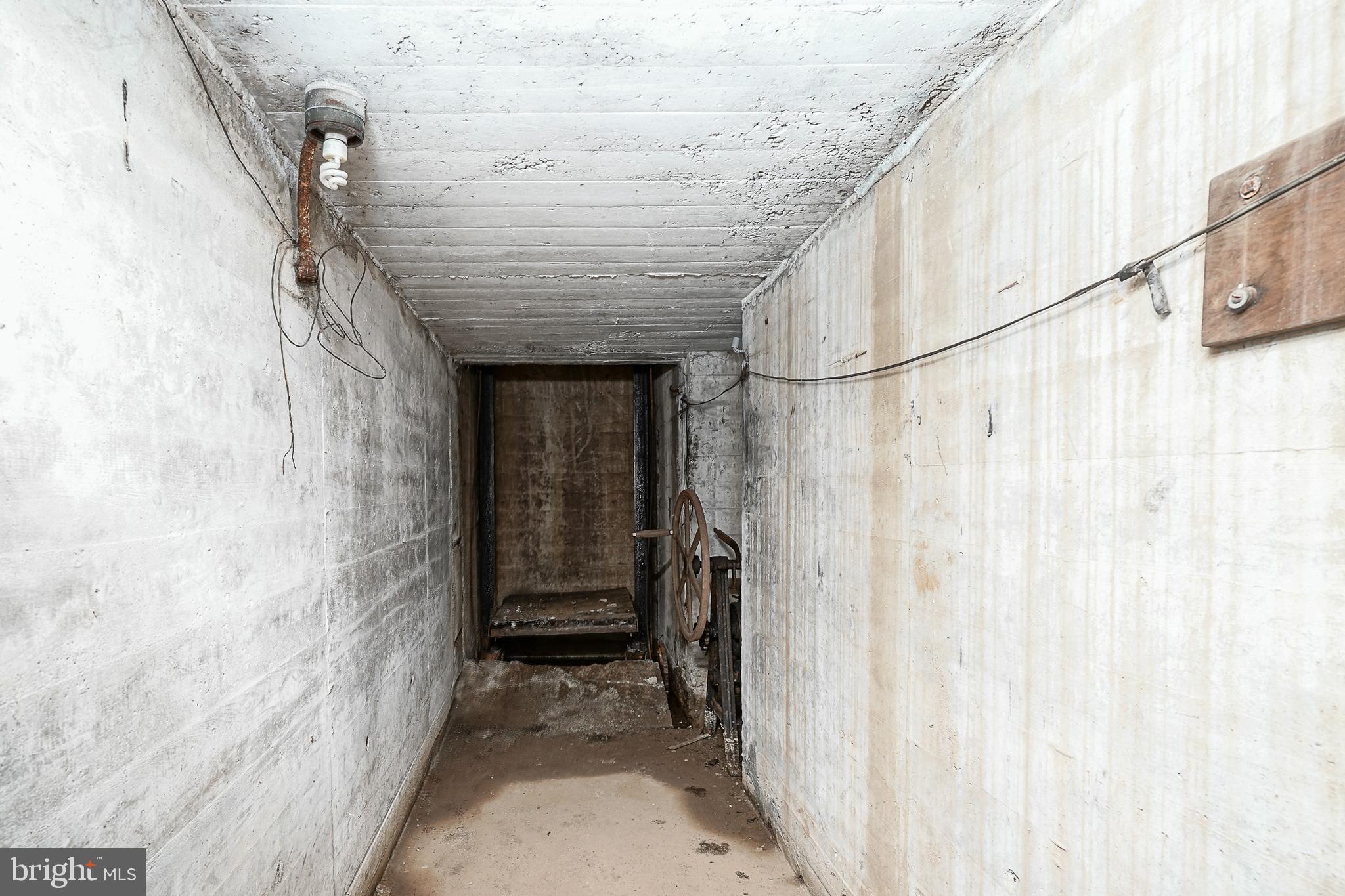 BRIDESBURG - Commercial Sale