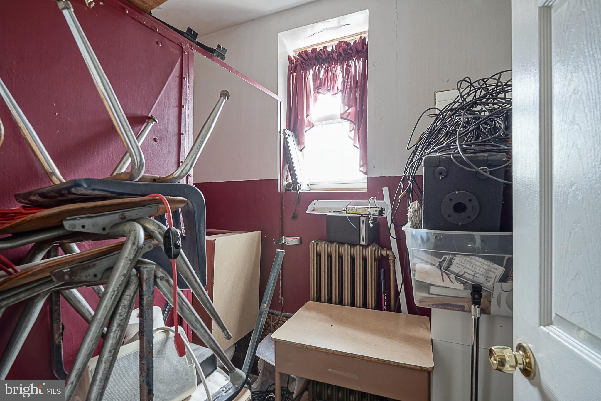 BRIDESBURG - Commercial Sale