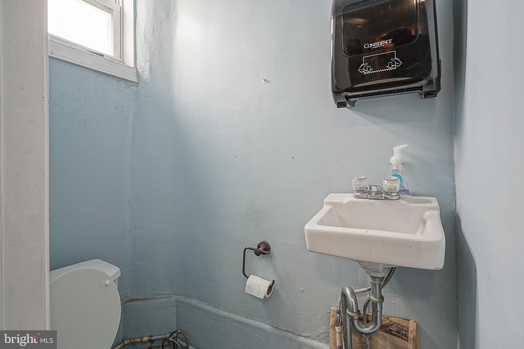 BRIDESBURG - Commercial Sale