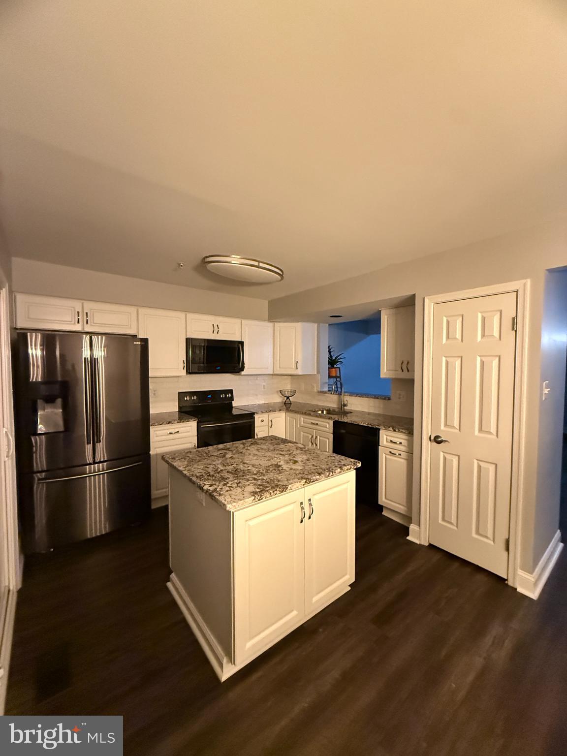 HUNTERS CROSSING - Residential