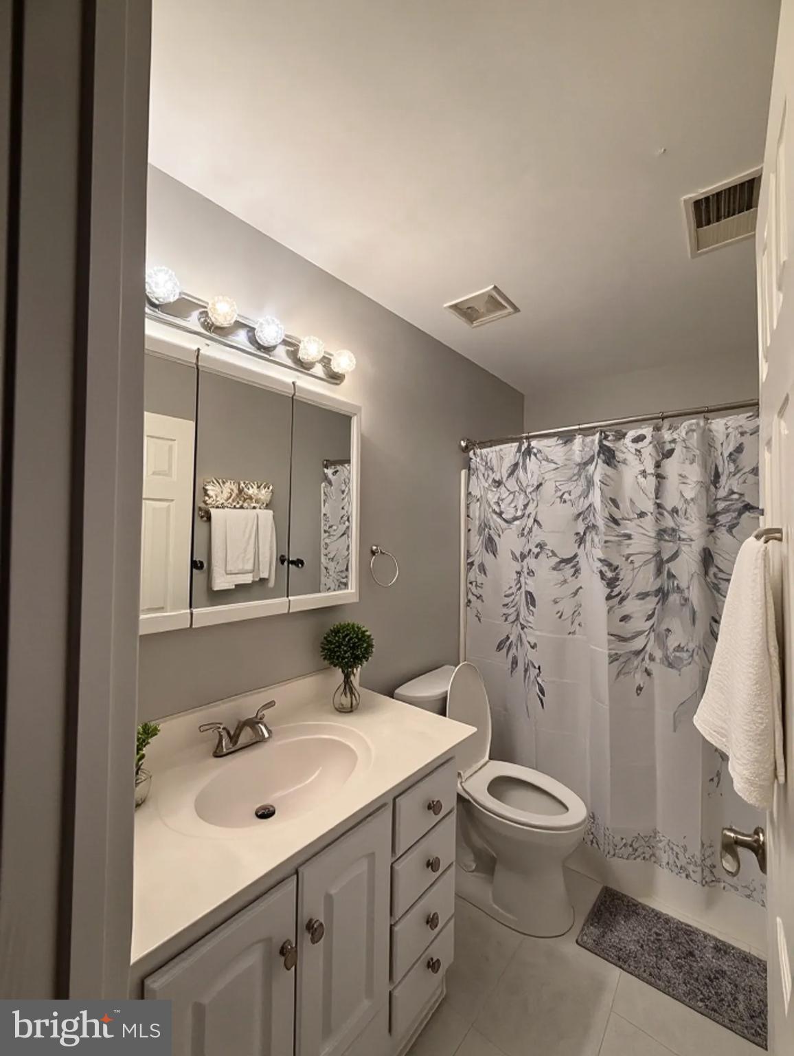 HUNTERS CROSSING - Residential