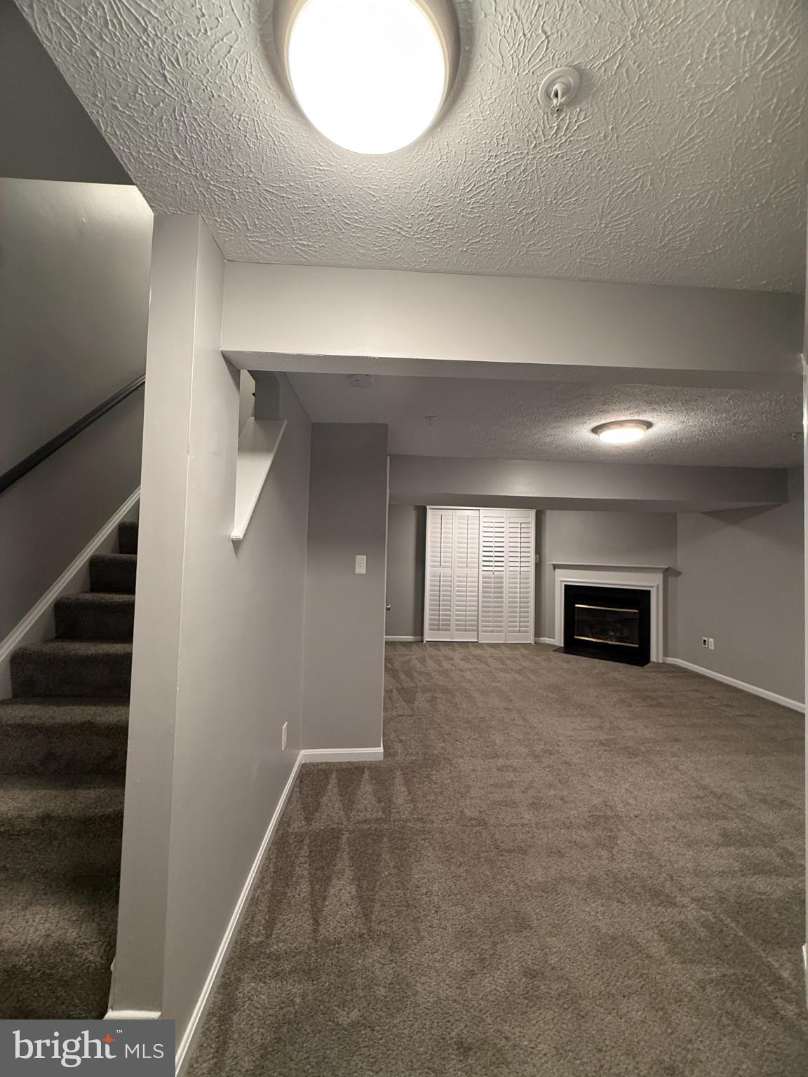 HUNTERS CROSSING - Residential