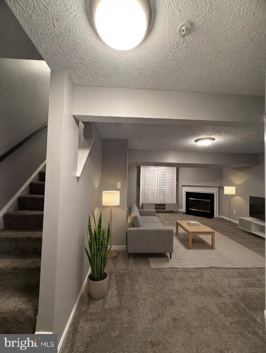 HUNTERS CROSSING - Residential